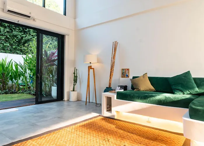Modern Mezzanine Loft In Umalas With Private Pool Сasa de vacaciones