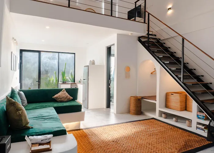 Modern Mezzanine Loft In Umalas With Private Pool Сasa de vacaciones *