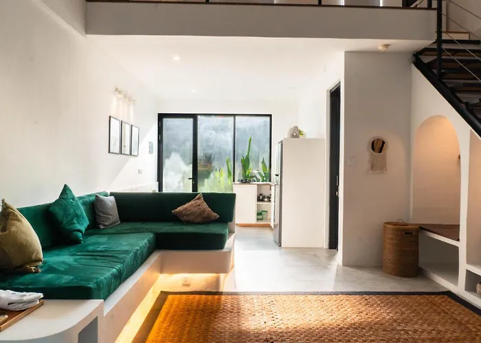 Modern Mezzanine Loft In Umalas With Private Pool Сasa de vacaciones Canggu